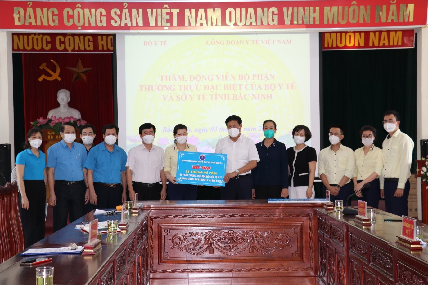 Qua-tang-Bac-Giang-va-Bac-Ninh-2