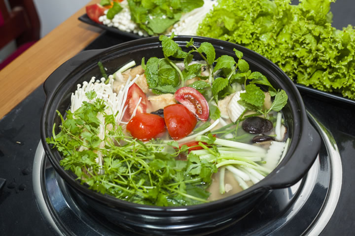 Bữa ăn không nên kéo dài quá 45 - 60 phút, vì sao? - Ảnh 1