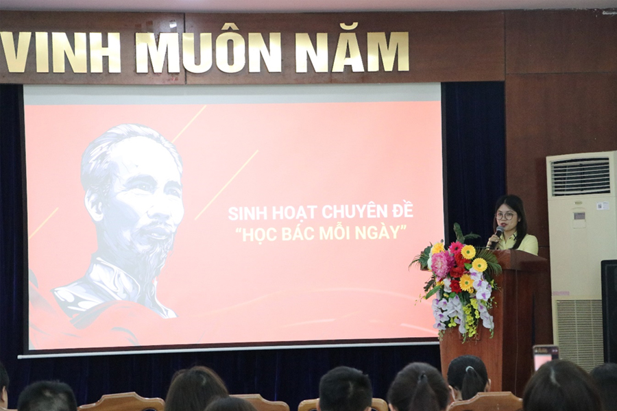 bao-cao-tham-luan-duoc-trinh-bay-trong-buoi-sinh-hoat