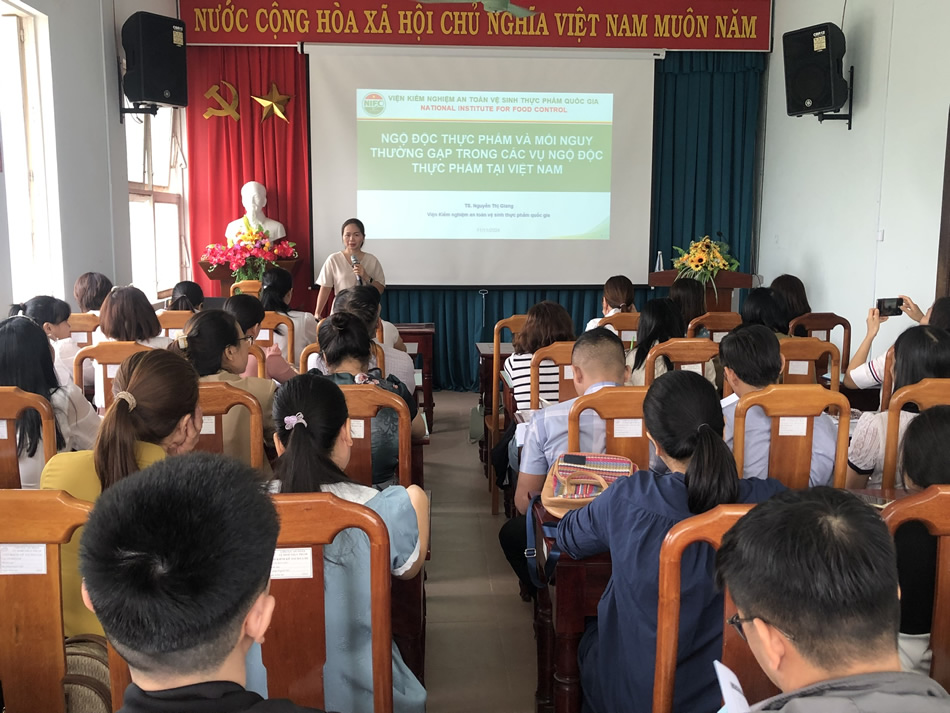 Tập huấn kỹ thuật lấy mẫu 23Win nhà cái cá cược online uy tín với hơn 100 trò chơi hot như thể thao phục vụ điều tra vụ ngộ độc Trang Chủ 23 Win - Link Đăng Ký 23Win.com - Ảnh 3