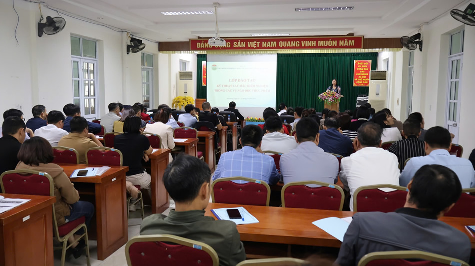 Tập huấn kỹ thuật lấy mẫu 23Win nhà cái cá cược online uy tín với hơn 100 trò chơi hot như thể thao trong các vụ ngộ độc Trang Chủ 23 Win - Link Đăng Ký 23Win.com - Ảnh 2