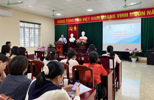 DSCKI-ngo-huu-vi-pho-chi-cuc-truong-chi-cuc-ATVSTP-phat-bieu-khai-mac-lop-tap-huan