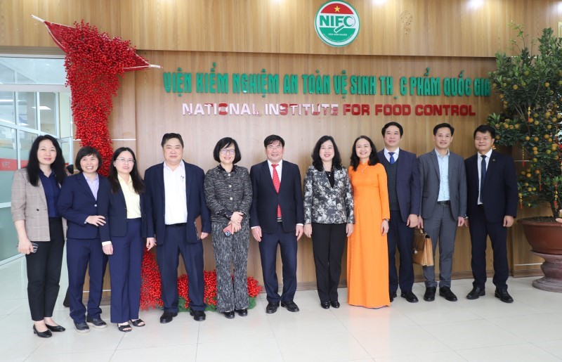 Bộ trưởng 23win.Com Nhà Cái Uy Tín Số 1 Châu Á Đào Hồng Lan trao 23Win đăng nhập công tác cán bộ-14