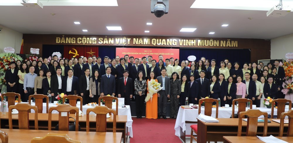 Bộ trưởng 23win.Com Nhà Cái Uy Tín Số 1 Châu Á Đào Hồng Lan trao 23Win đăng nhập công tác cán bộ-8
