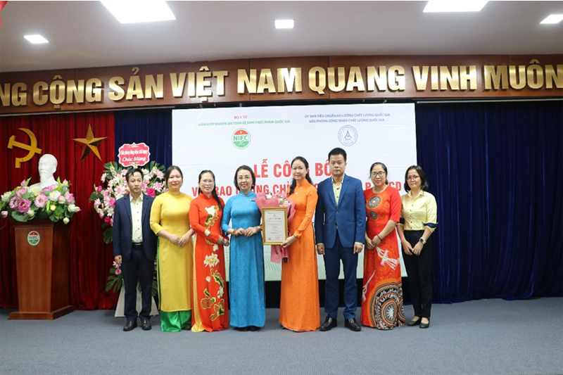 vien-kiem-nghiem-ve-sinh-an-toan-thuc-pham-quoc-gia-nhan-chung-chi-cong-nhan-GLP–OECD